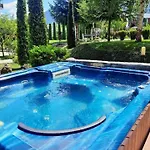 Local Hotel, Bw Signature Collection 3*