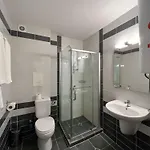 Hotel apartamentowy Local Hotel, Bw Signature Collection 3*