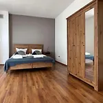 Local Hotel, Bw Signature Collection Hotel apartamentowy 3*