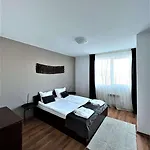 Local Hotel, Bw Signature Collection 3*