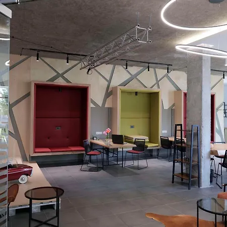 Local Hotel, Bw Signature Collection