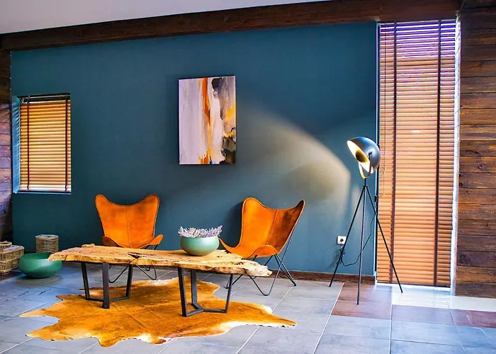 Local Hotel, Bw Signature Collection 3* バンスコ