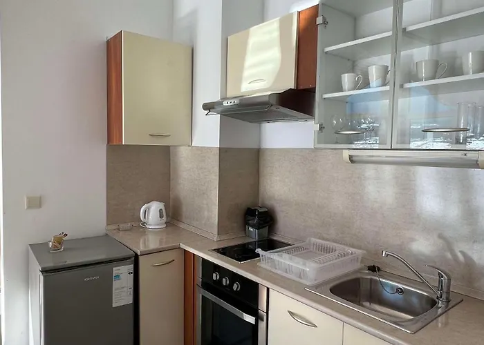 Local Hotel, Bw Signature Collection