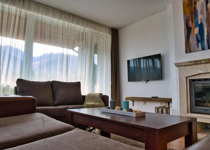 Local Hotel, Bw Signature Collection バンスコ